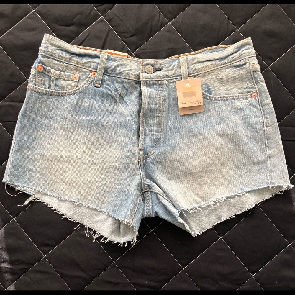 NWT Levi’s 501 Button-fly Cut-off Shorts